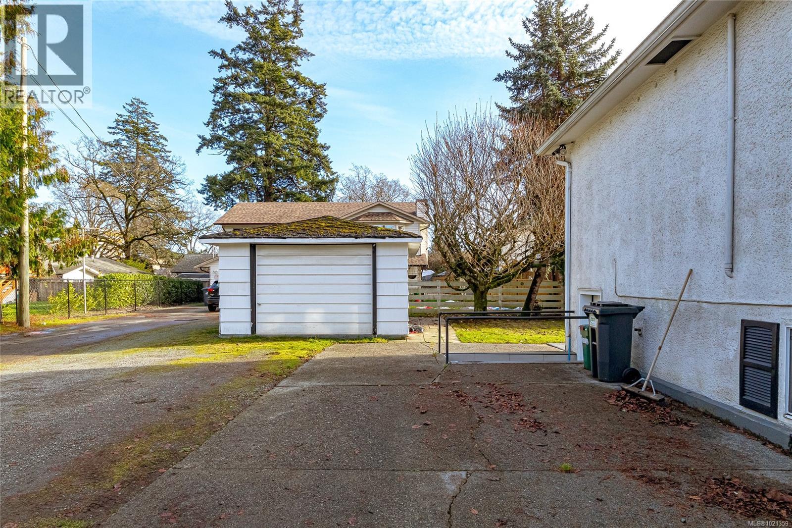  1005 McCallum Road, Langford