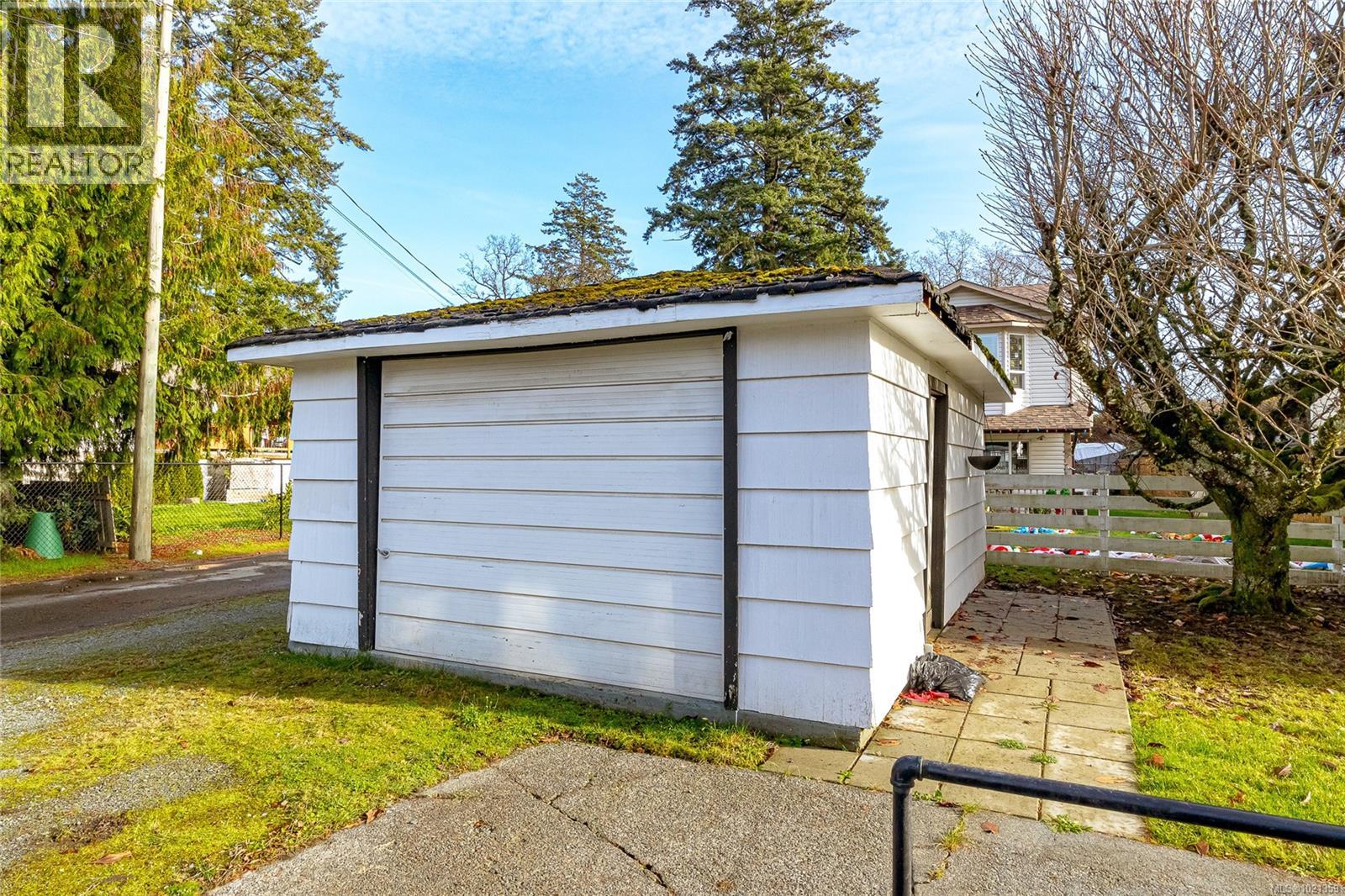  1005 McCallum Road, Langford