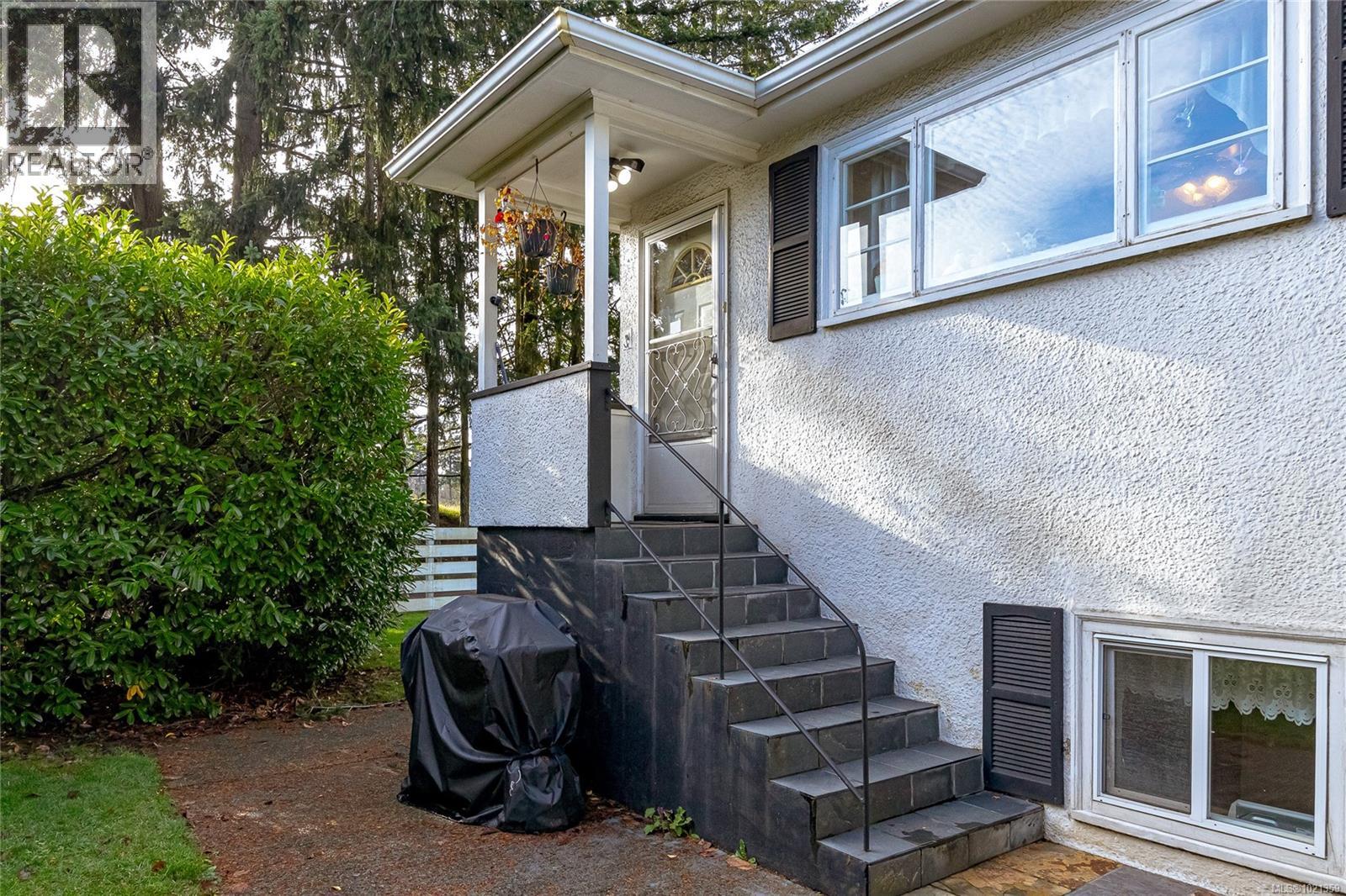  1005 McCallum Road, Langford