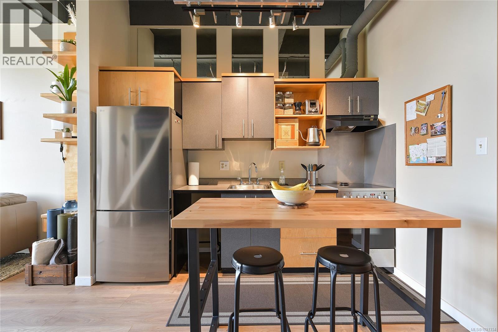 513 1061 Fort Street, Victoria