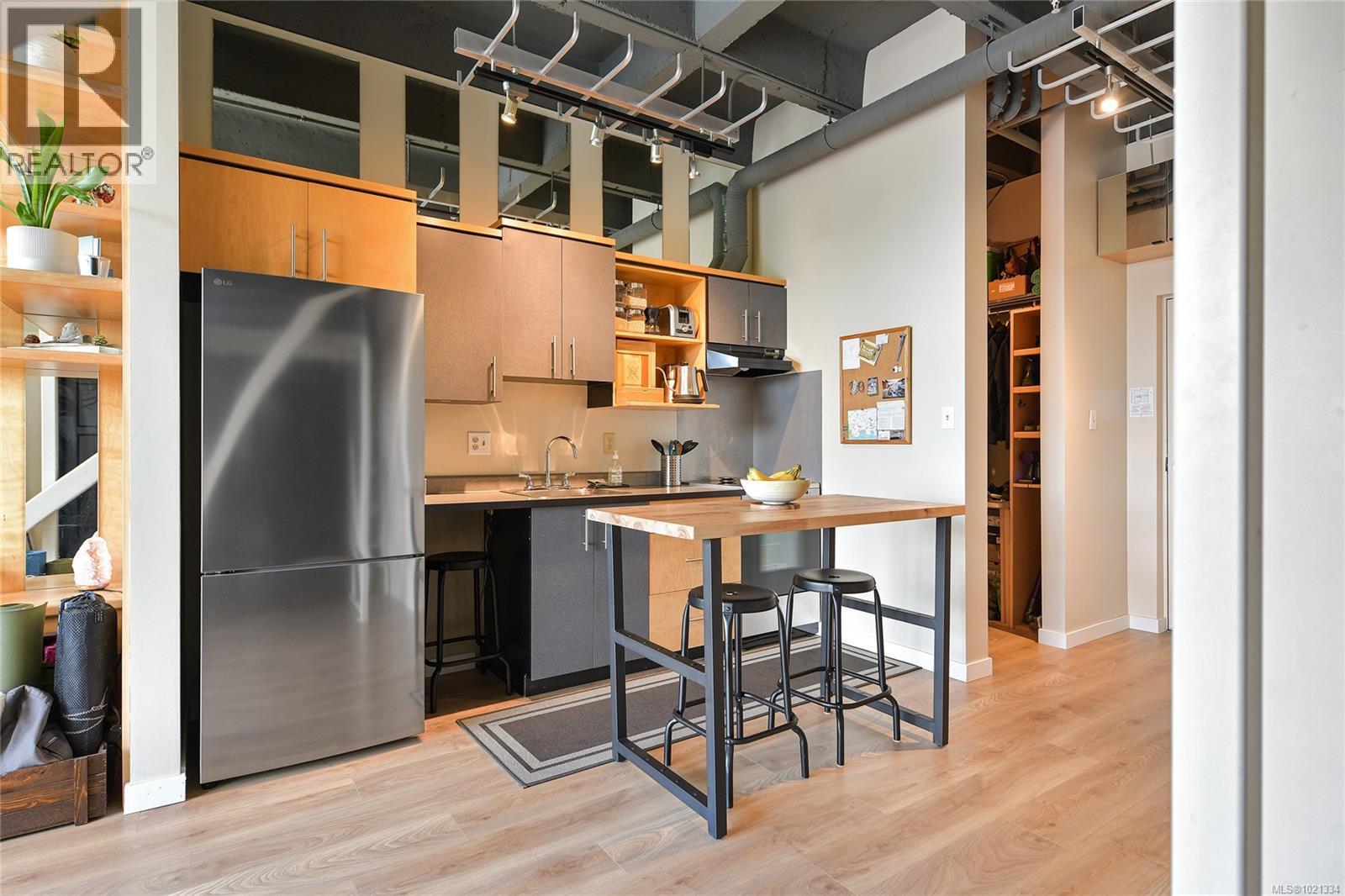 513 1061 Fort Street, Victoria