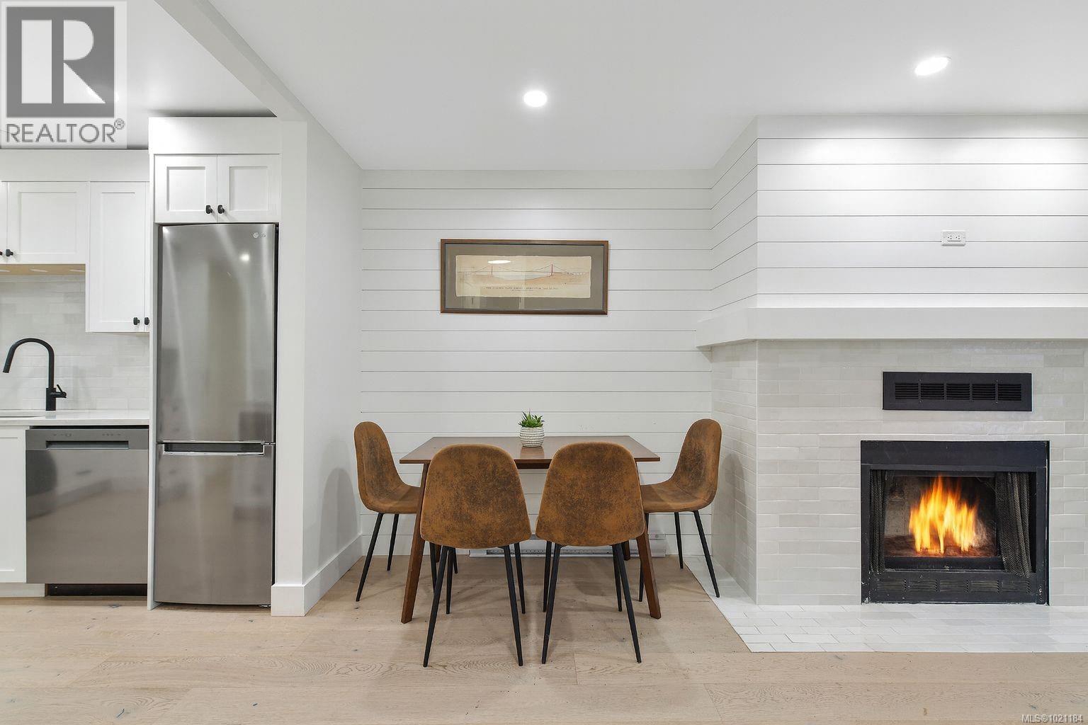 105 3215 Alder Street, Saanich