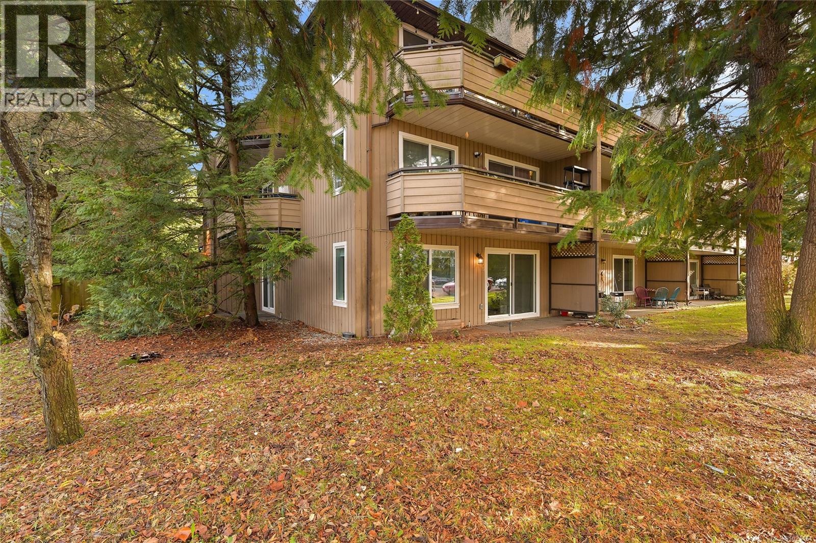 105 3215 Alder Street, Saanich