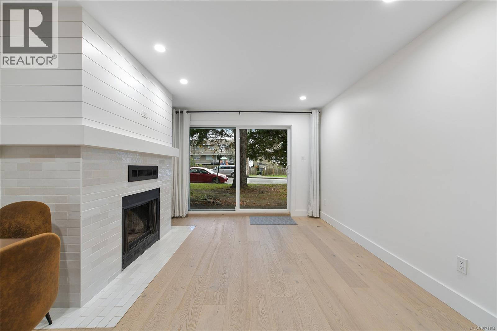 105 3215 Alder Street, Saanich