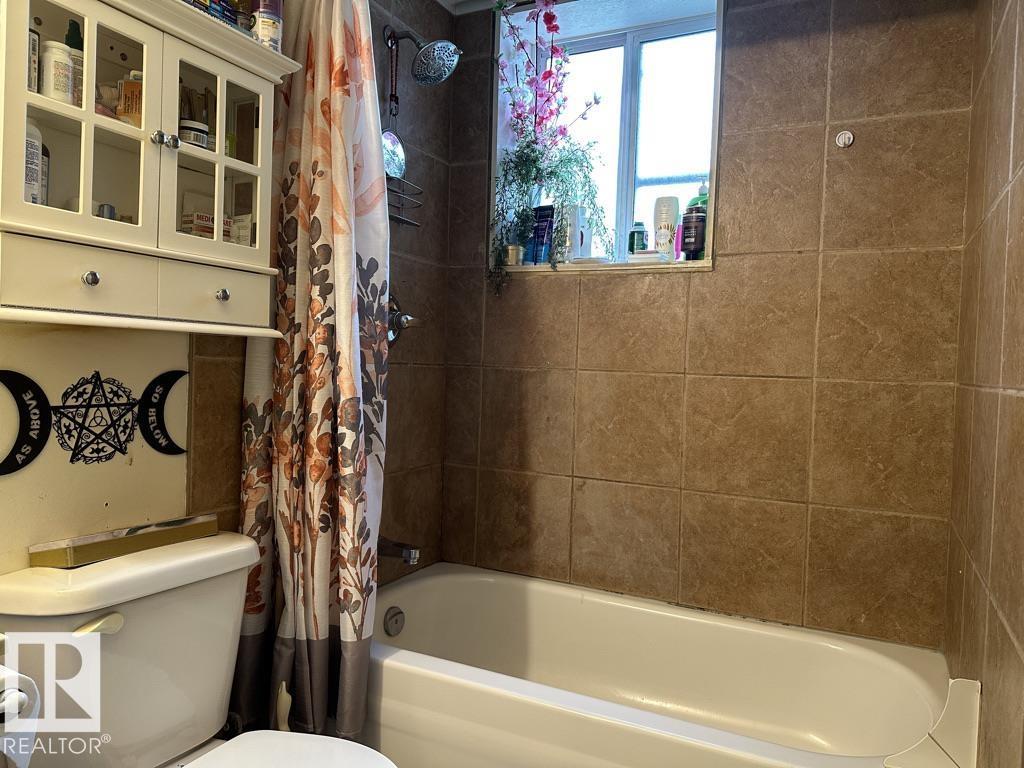 Single Family House Bungalow for Sale in /  AV NW Edmonton 