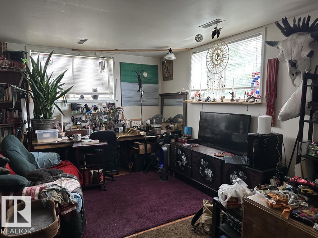 Single Family House Bungalow for Sale in /  AV NW Edmonton 