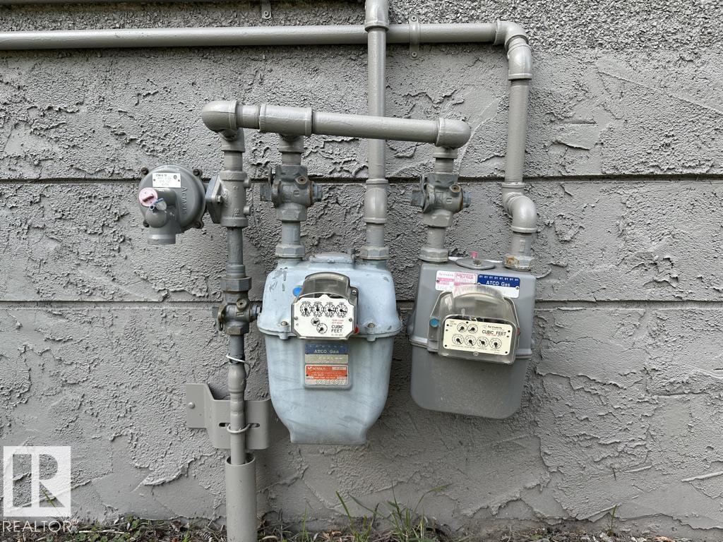 Single Family House Bungalow for Sale in /  AV NW Edmonton 