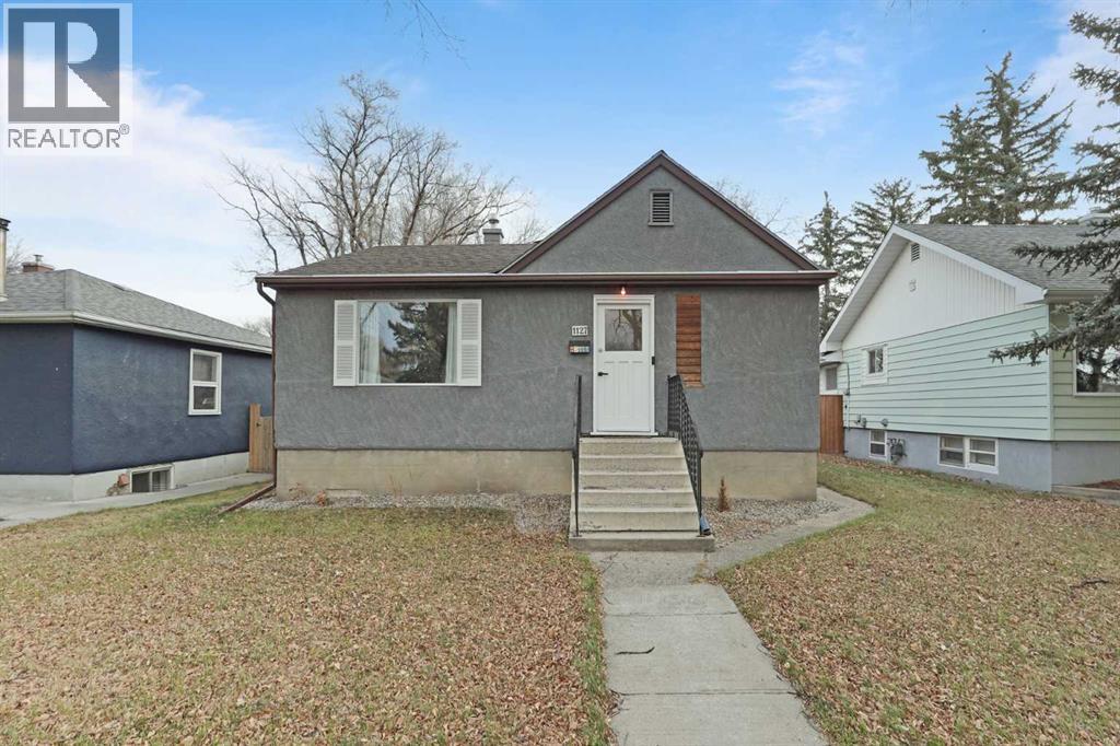 Single Family House Bungalow for Sale in   Street S Victoria Park Lethbridge 