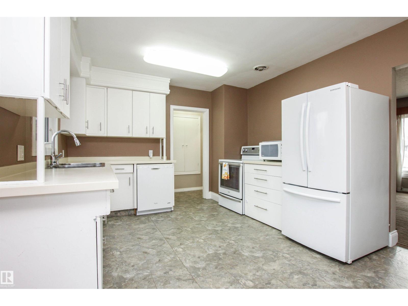 14516 106A AV NW, Edmonton