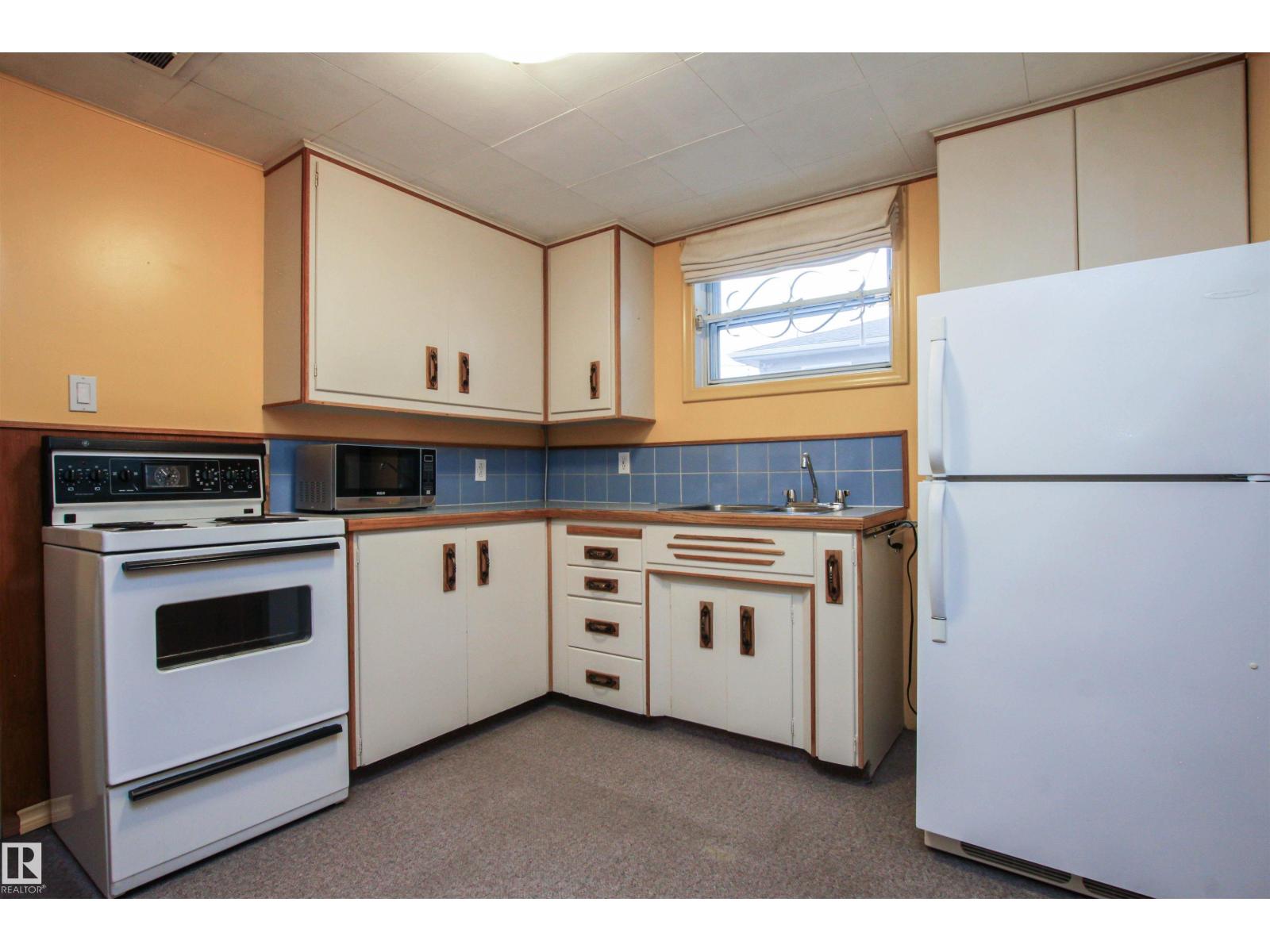 14516 106A AV NW, Edmonton