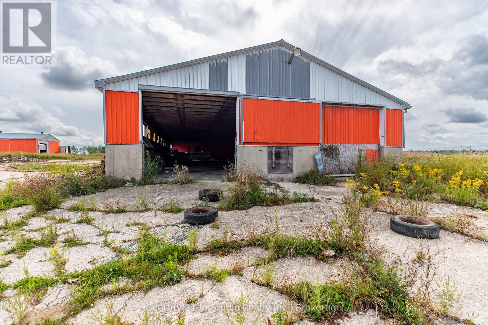 2231 BRUCE ROAD 40