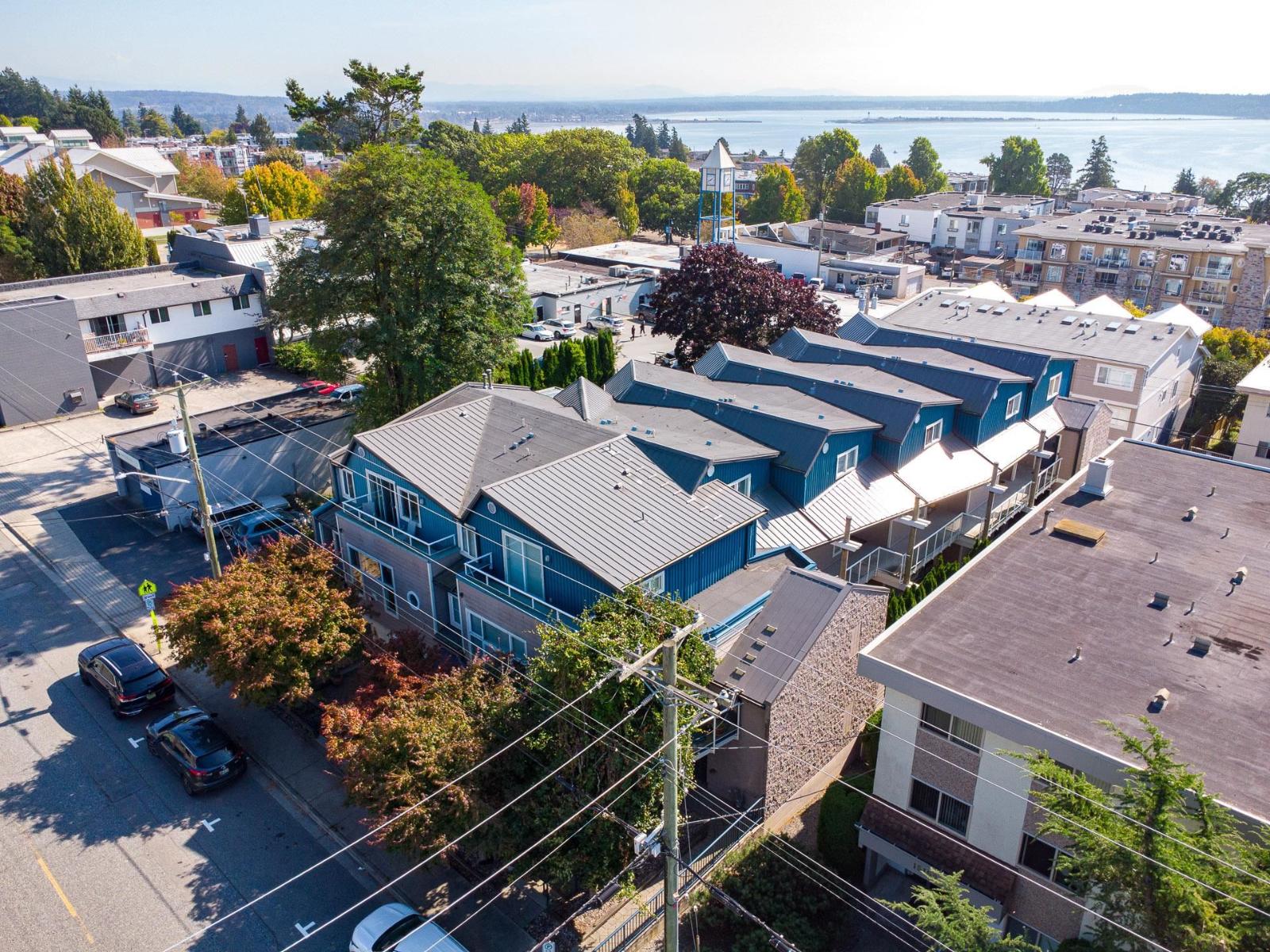 205 15154 ROPER AVENUE, White Rock