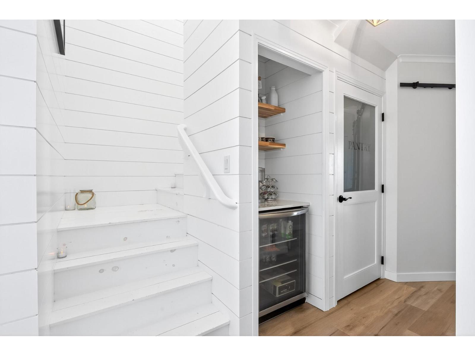 205 15154 ROPER AVENUE, White Rock