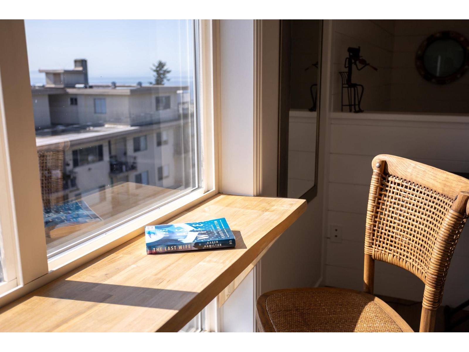 205 15154 ROPER AVENUE, White Rock