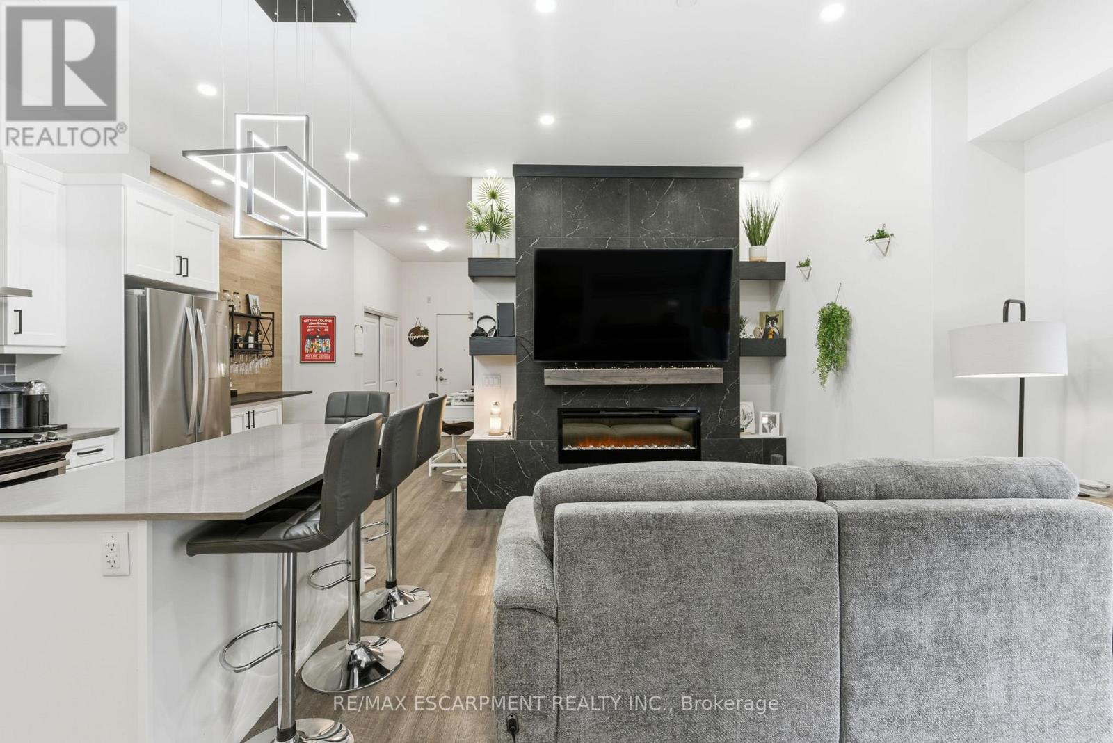 Single Family House for Sale in    REDFERN AVENUE Hamilton (Mountview) 