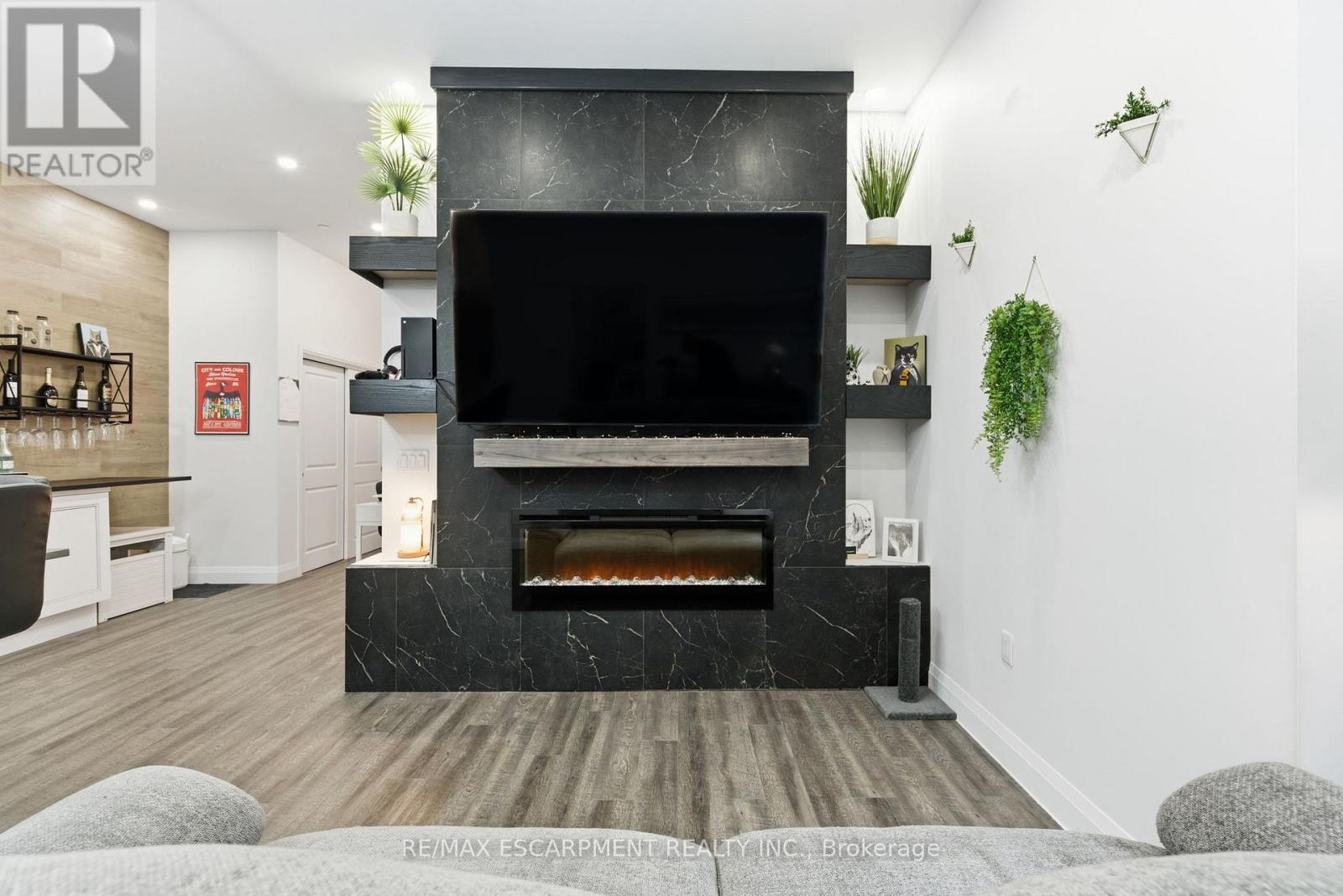 Single Family House for Sale in    REDFERN AVENUE Hamilton (Mountview) 