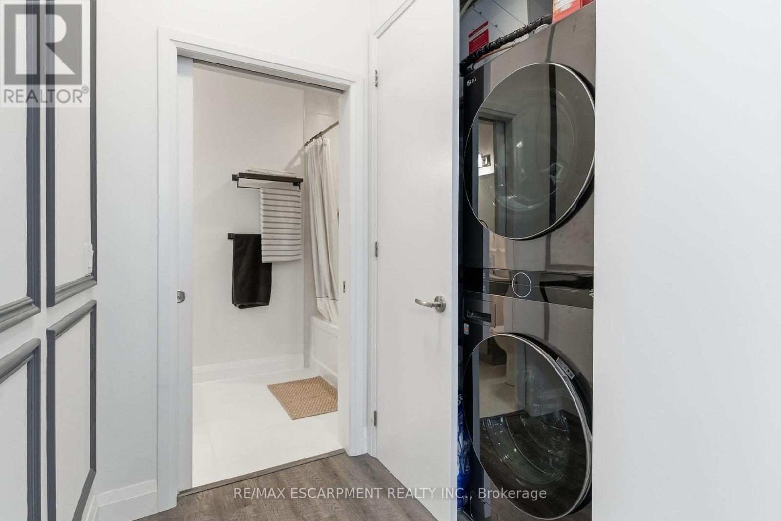 Single Family House for Sale in    REDFERN AVENUE Hamilton (Mountview) 