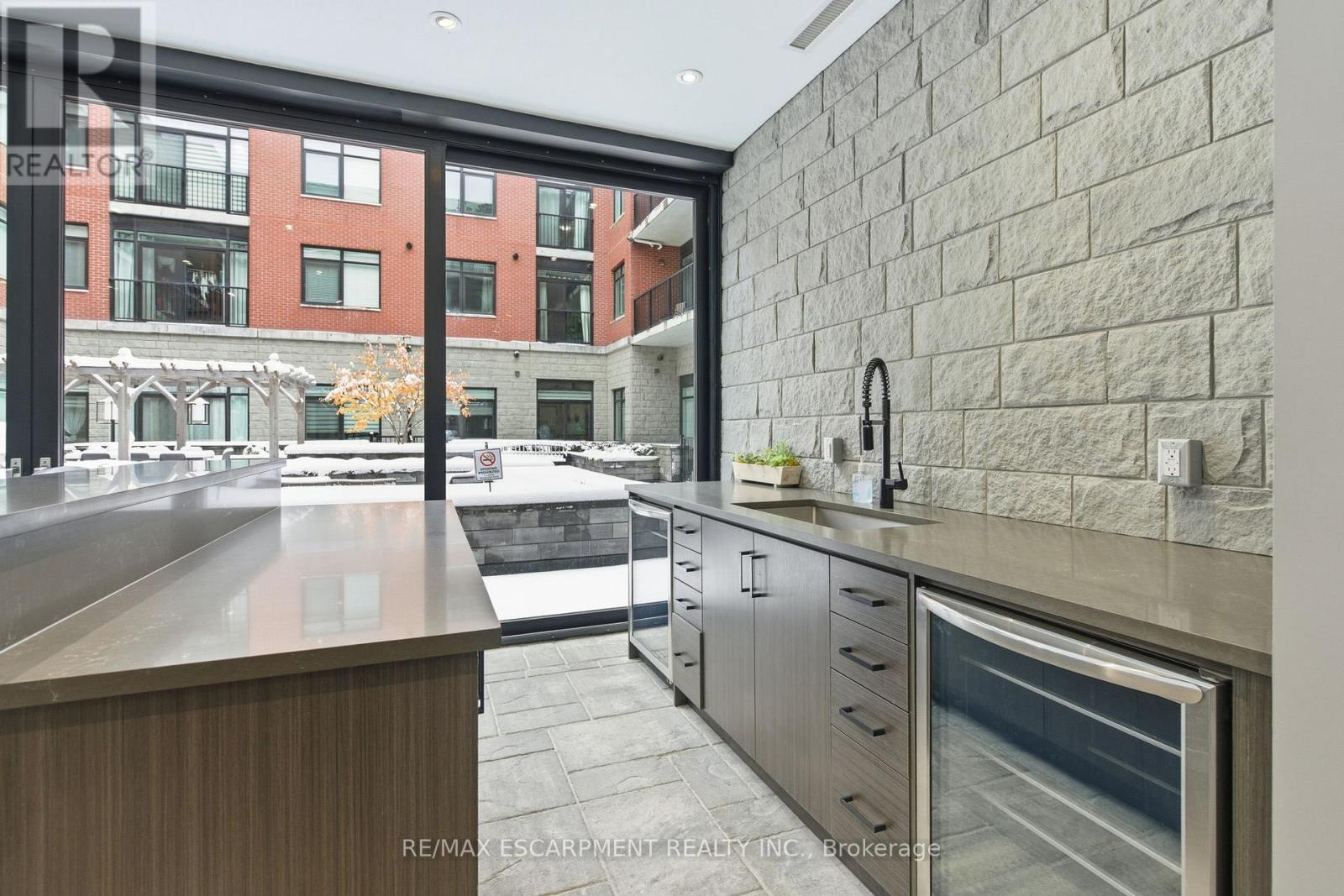 Single Family House for Sale in    REDFERN AVENUE Hamilton (Mountview) 