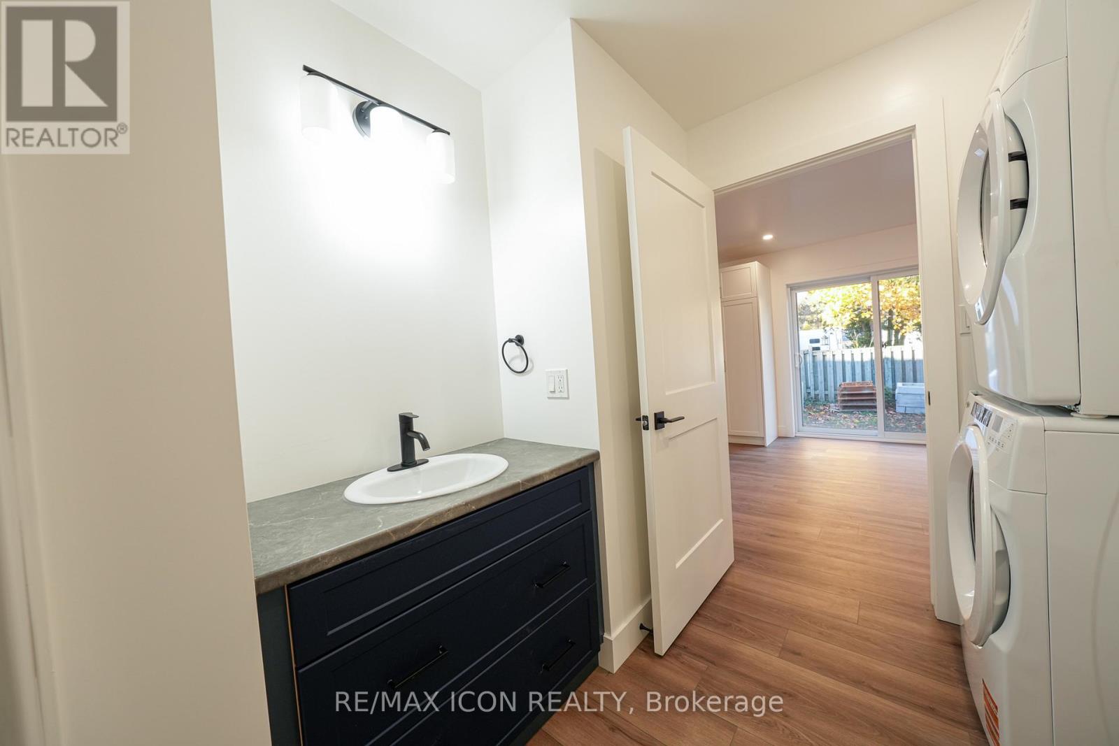 Single Family House for Sale in    ARDROSS STREET North Middlesex (Parkhill) 