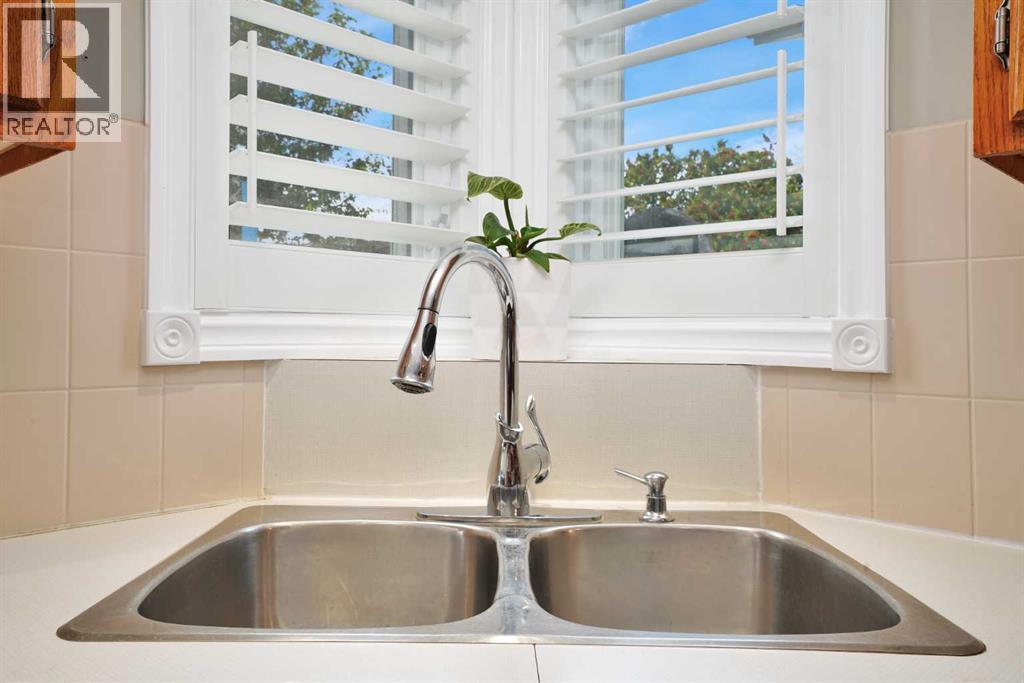 22 Denovan Crescent, Red Deer