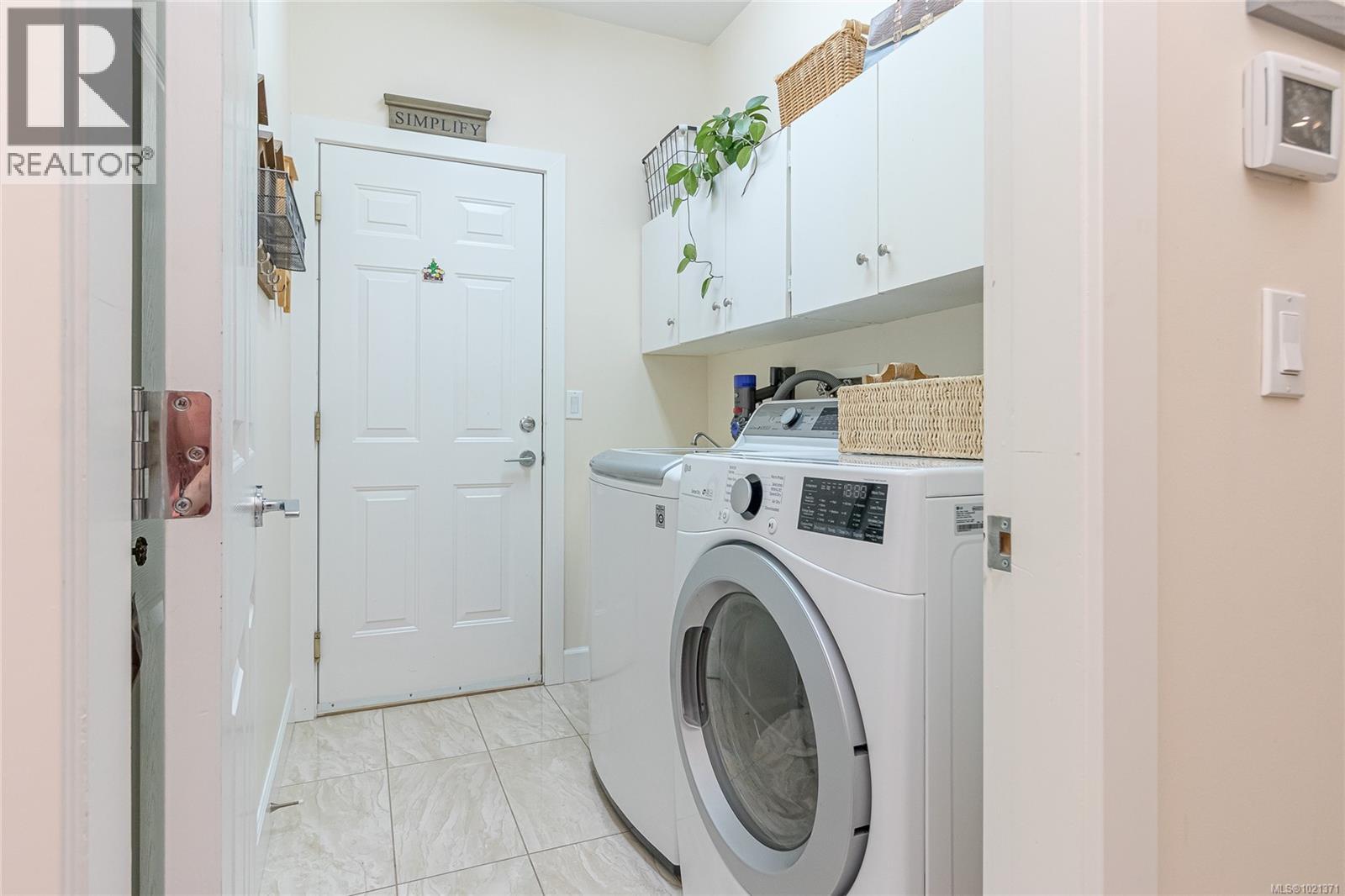 6153 Garside Rd, Nanaimo