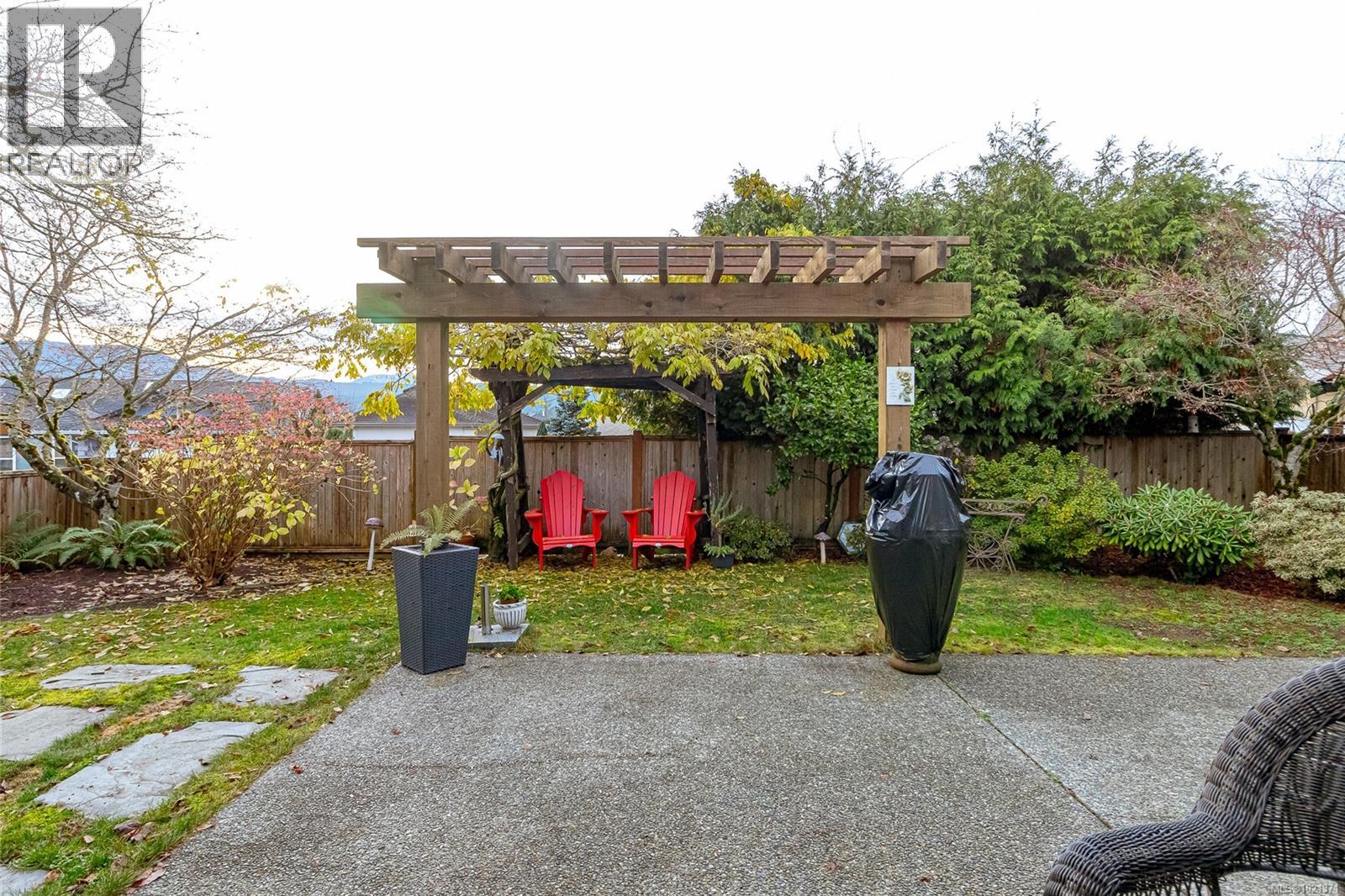 6153 Garside Rd, Nanaimo