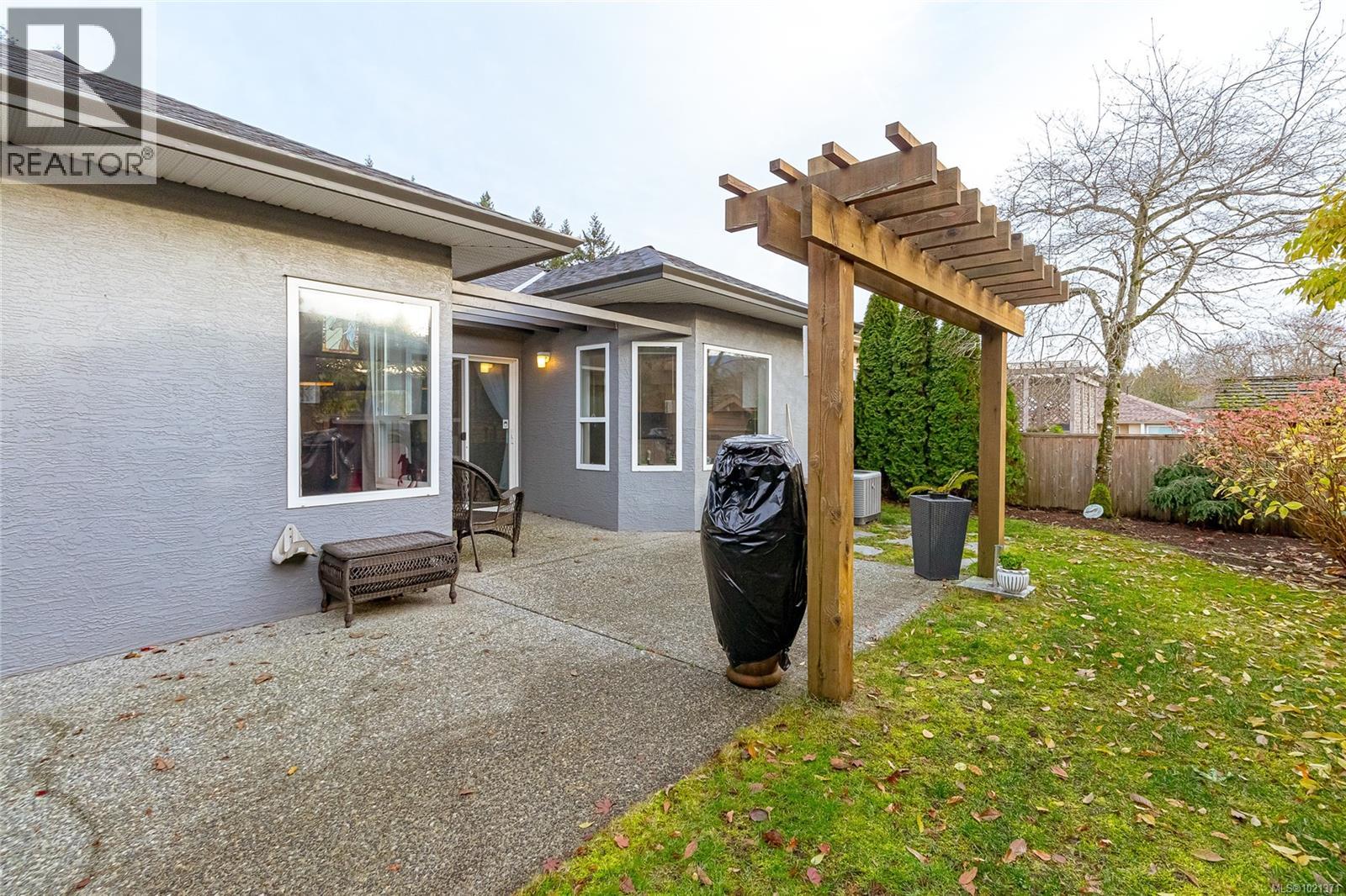 6153 Garside Rd, Nanaimo