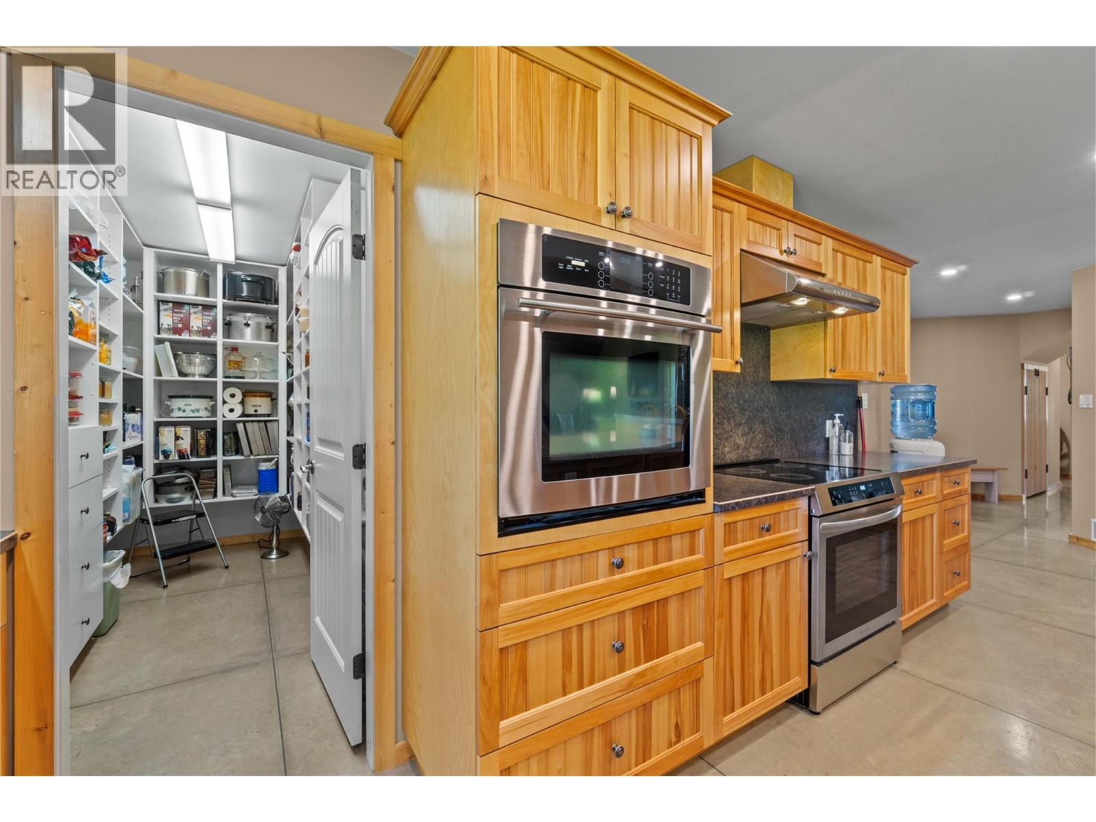 152 Salmon River Road, Salmon Arm