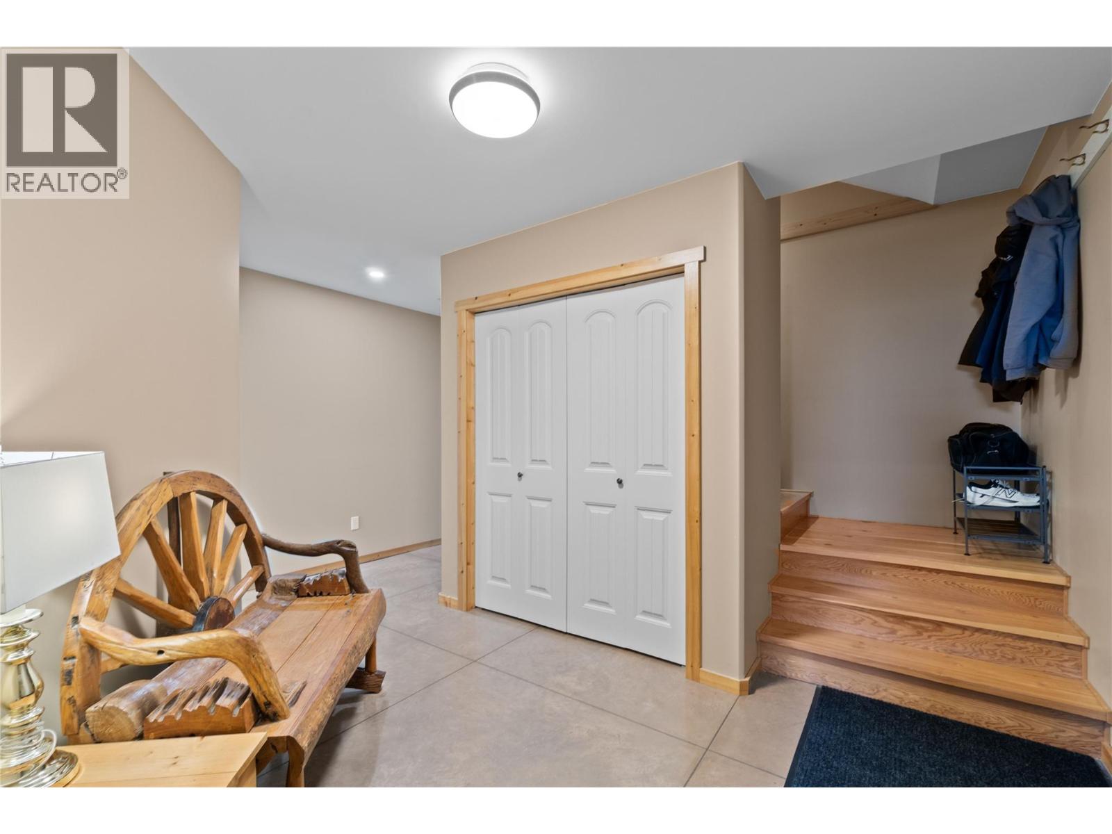 152 Salmon River Road, Salmon Arm