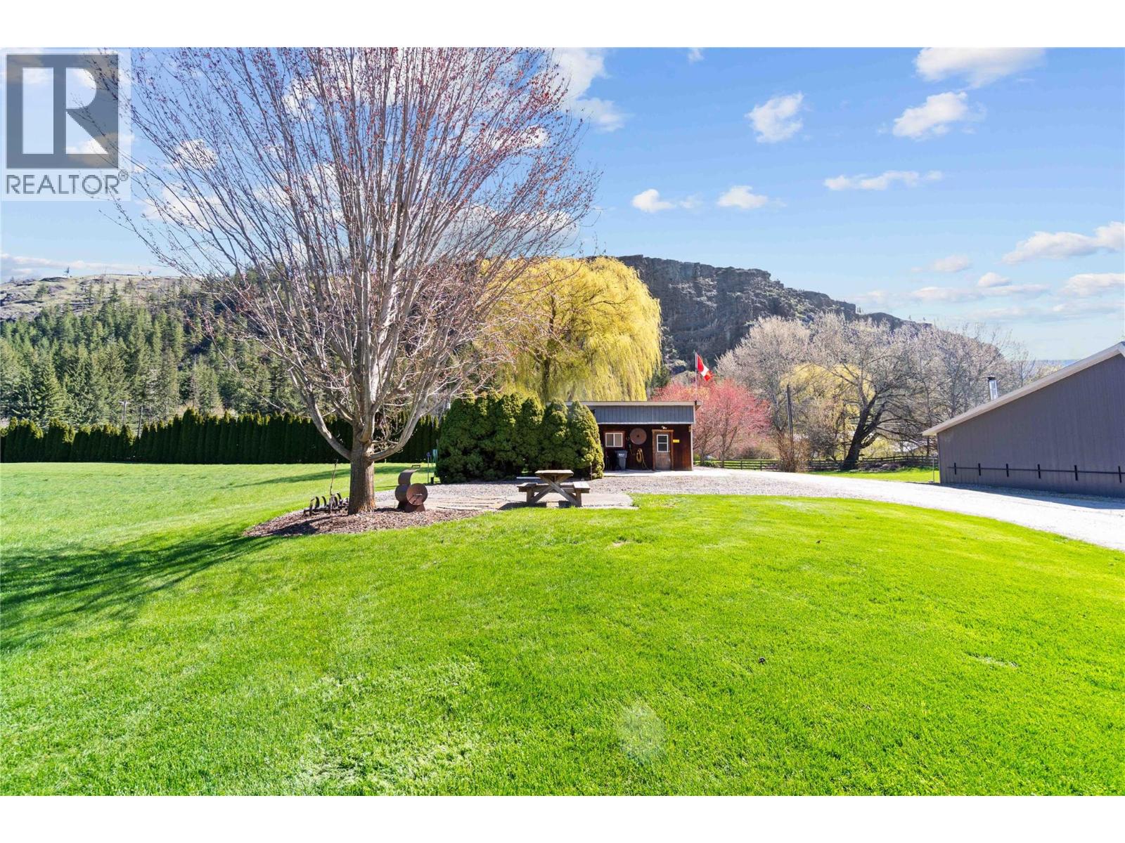 152 Salmon River Road, Salmon Arm