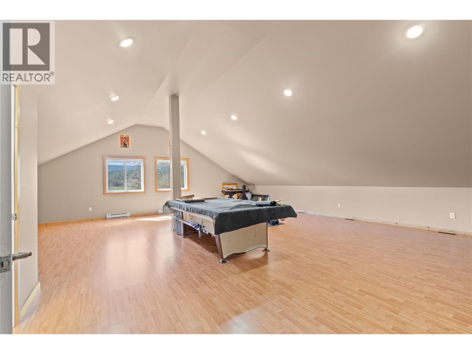 152 Salmon River Road, Salmon Arm