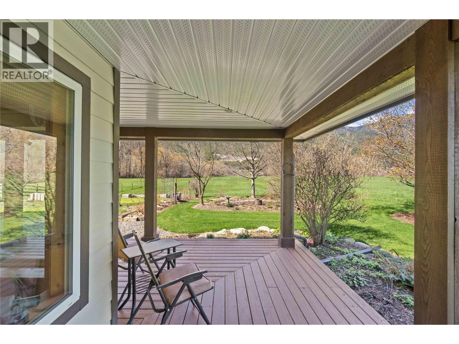 152 Salmon River Road, Salmon Arm