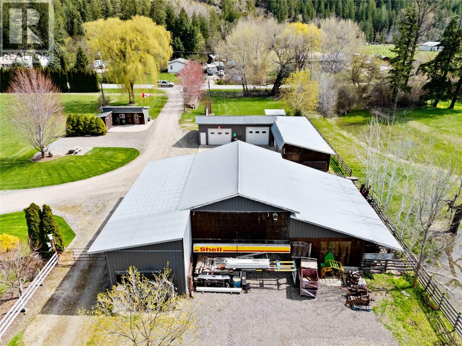 152 Salmon River Road, Salmon Arm