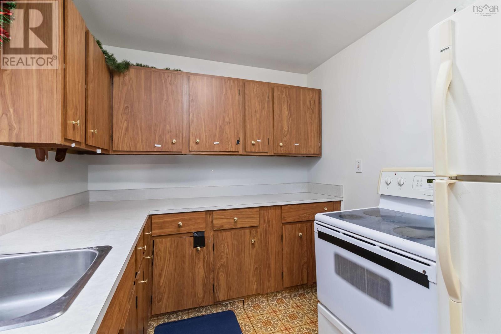 Property 2 of 28 of 14 DUBLIN Avenue