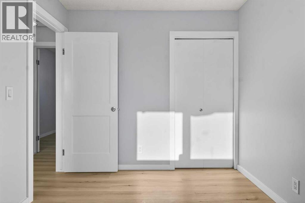 159 Pinecliff Way NE, Calgary, Alberta