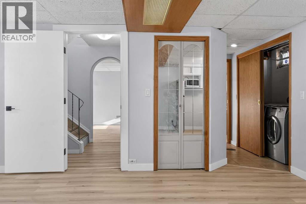 Single Family House Bi-level for Sale in  Pinecliff Way NE Pineridge Calgary 