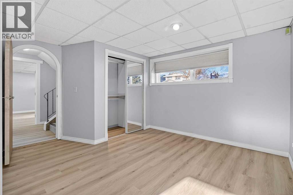 Single Family House Bi-level for Sale in  Pinecliff Way NE Pineridge Calgary 