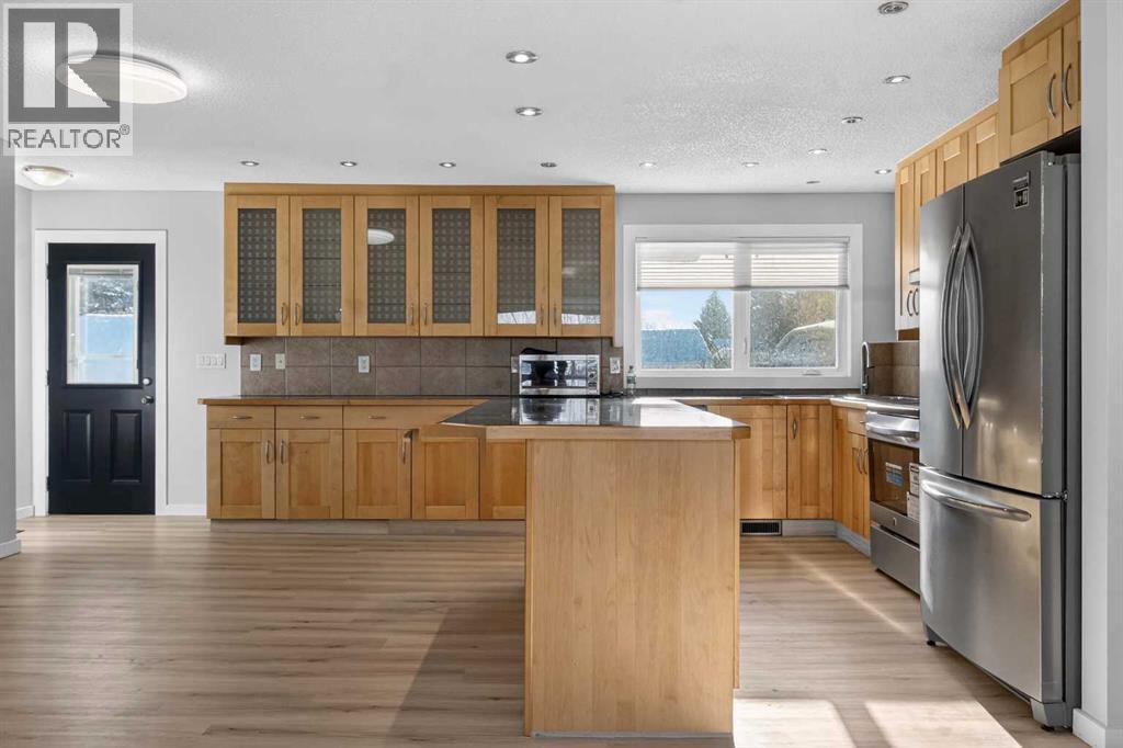 Single Family House Bi-level for Sale in  Pinecliff Way NE Pineridge Calgary 