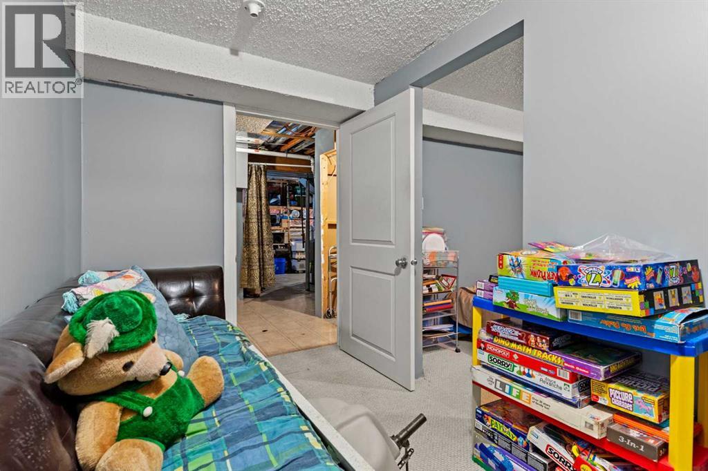 Single Family House for Sale in  Castleglen Road NE Castleridge Calgary 