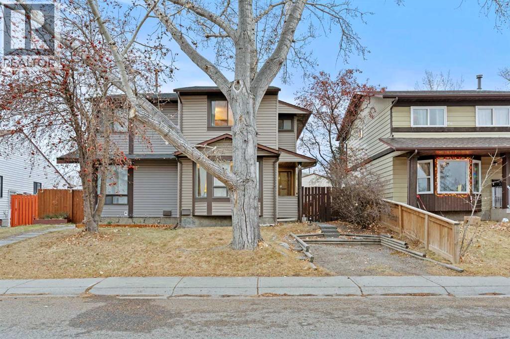 Single Family House for Sale in  Castleglen Road NE Castleridge Calgary 