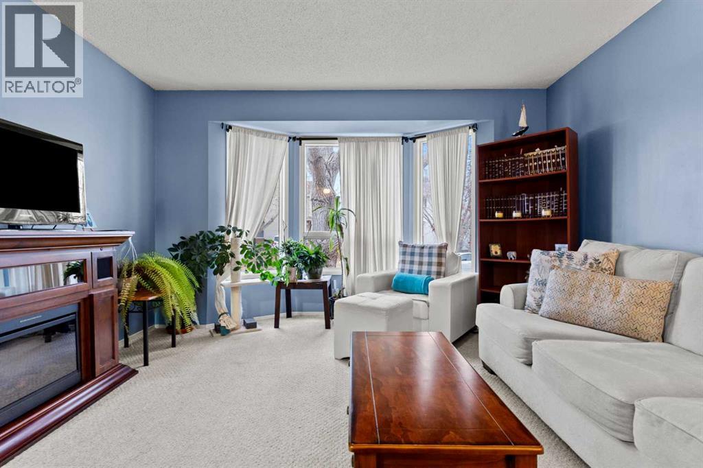 Single Family House for Sale in  Castleglen Road NE Castleridge Calgary 