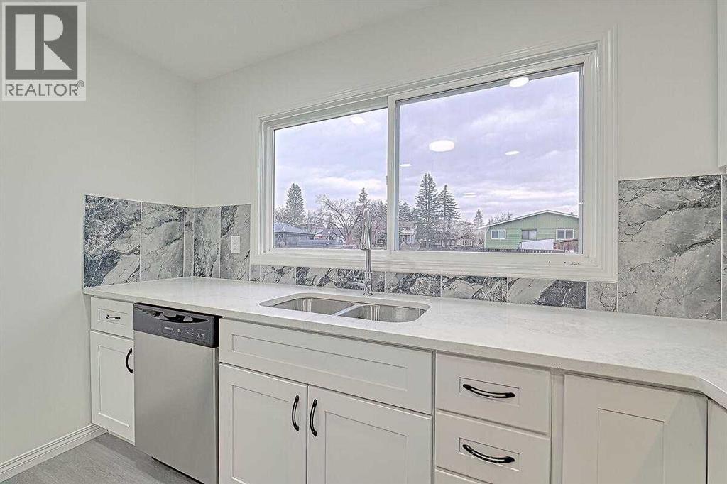 404 Pinehill Road NE, Calgary, Alberta