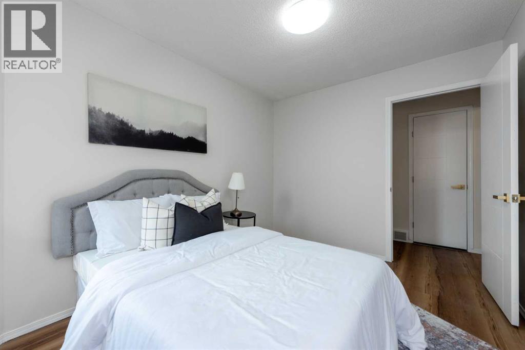 Single Family House Bi-level for Sale in  Hawkstone Drive NW Hawkwood Calgary 