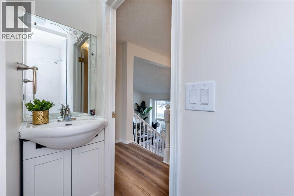 Single Family House Bi-level for Sale in  Hawkstone Drive NW Hawkwood Calgary 