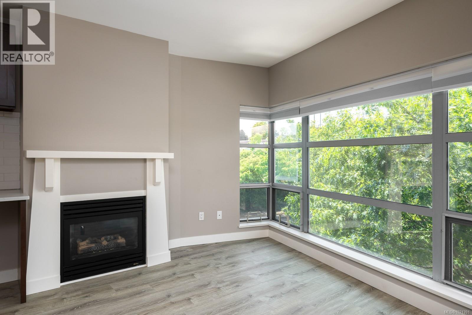 417 90 Regatta Landing, Victoria