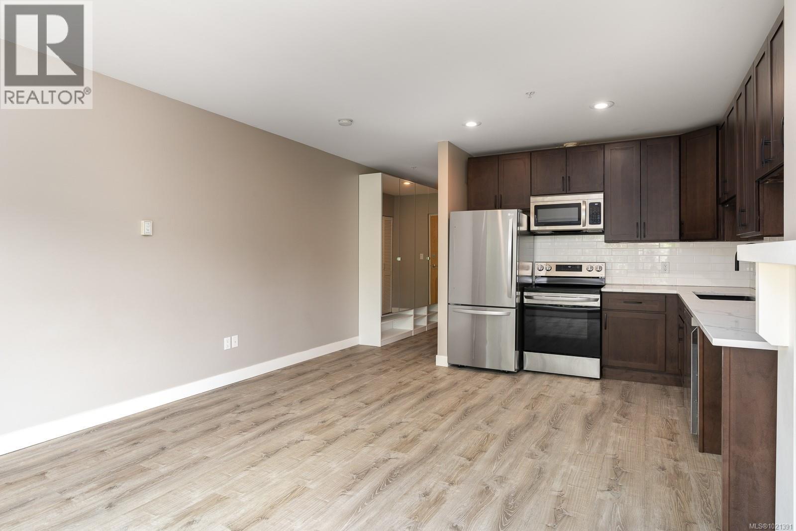 417 90 Regatta Landing, Victoria