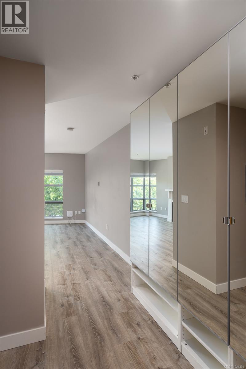 417 90 Regatta Landing, Victoria