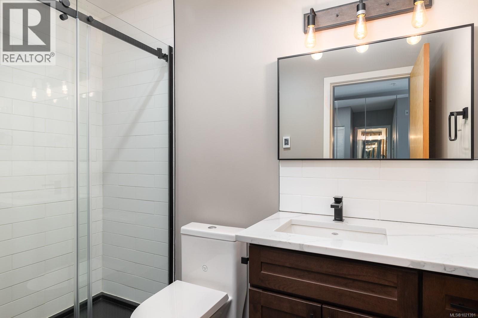 417 90 Regatta Landing, Victoria