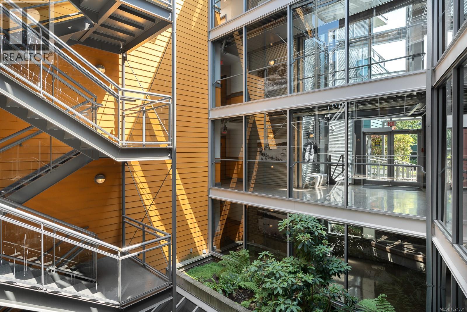 417 90 Regatta Landing, Victoria