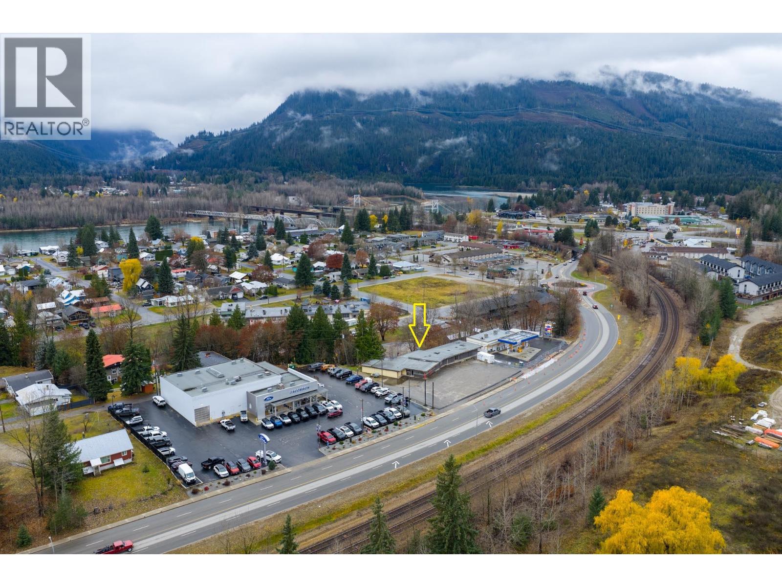 1403 Victoria Road, Revelstoke